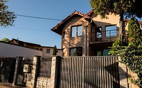 Flower Inn - Apartament 2